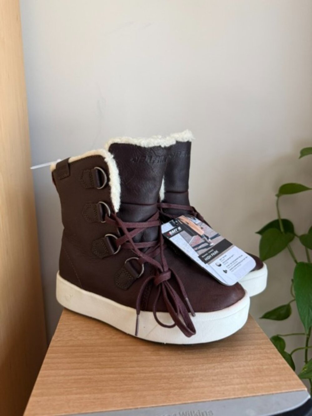 Baffin High Park Women Winter Boots Sz 6